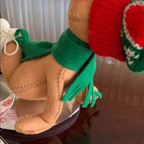 Annalee 8” Bear-ly Skating Figurine - Picture 4 of 7